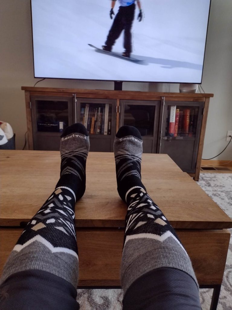 Smartwool Women’s Ski Full Cushion Mountain Snowflake Pattern Over-the-Calf Socks