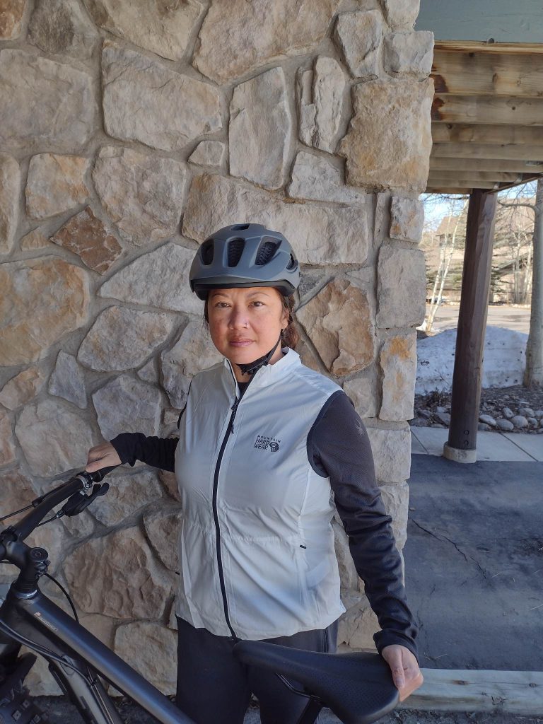 Mountain Hardwear KOR Airshell Vest – Great for being Light and Packable