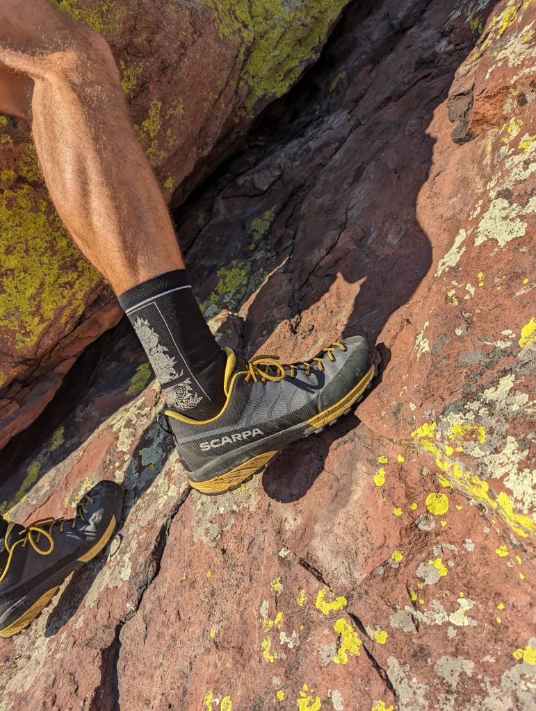 Scarpa Mescalito Planet Approach Shoe –  Rigid and Comfortable